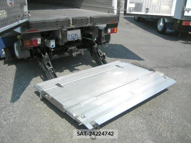 Isuzu ELF TRUCK 2018-11 8158358-8