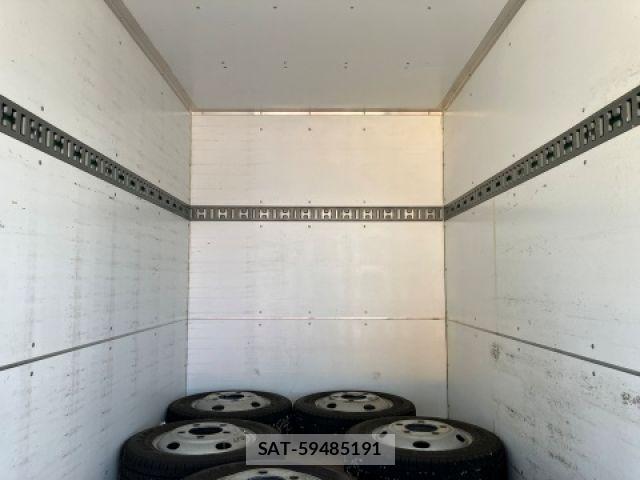 Isuzu ELF TRUCK 2017-07 8207399-9