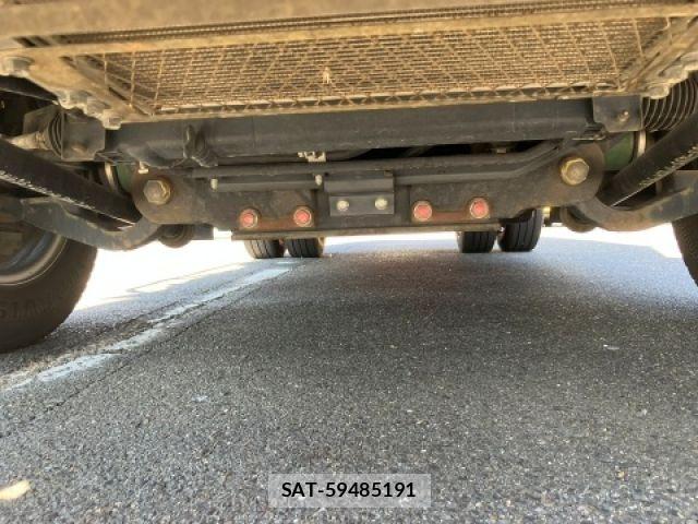 Isuzu ELF TRUCK 2017-07 8207399-11