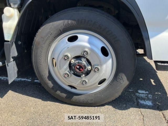 Isuzu ELF TRUCK 2017-07 8207399-14