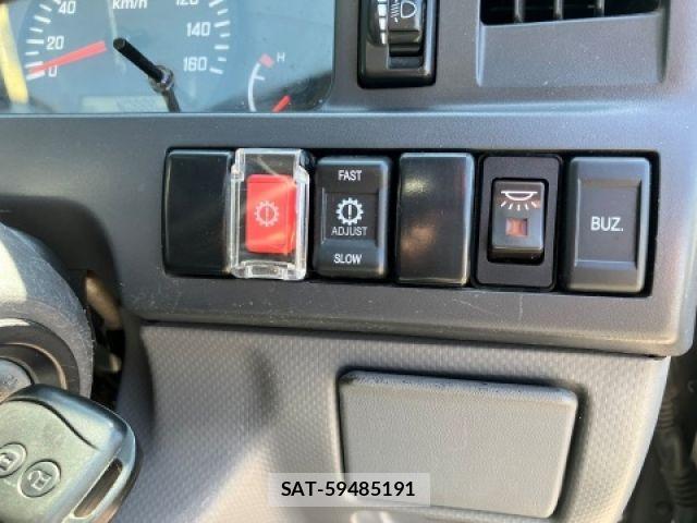 Isuzu ELF TRUCK 2017-07 8207399-25