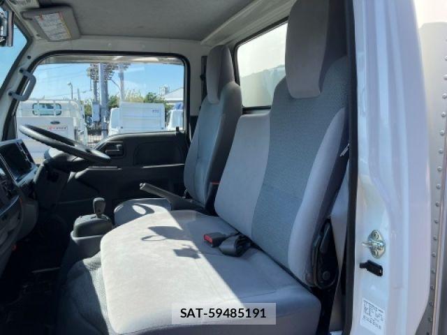 Isuzu ELF TRUCK 2017-07 8207399-29