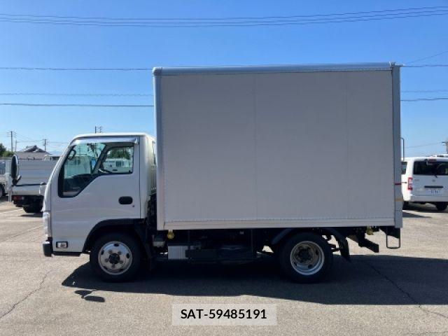 Isuzu ELF TRUCK 2017-07 8207399-4