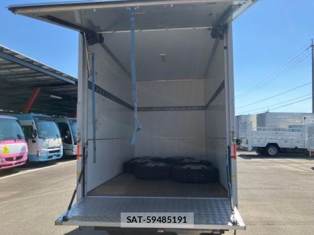 Isuzu ELF TRUCK 2017-07 8207399-6