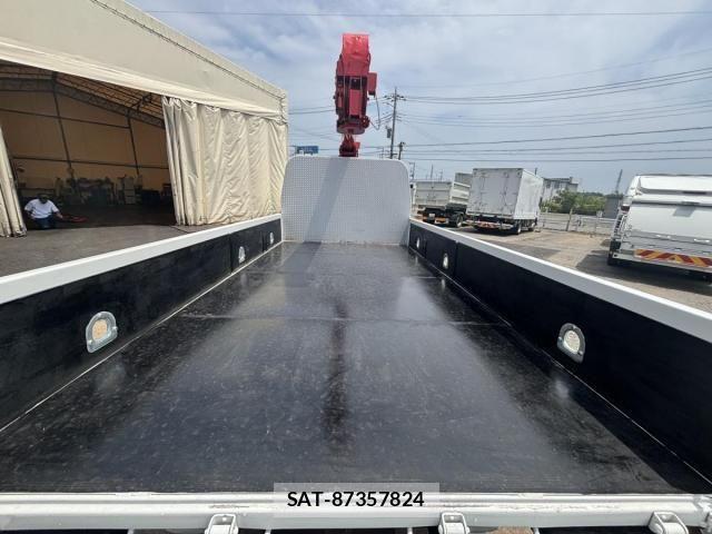 Isuzu ELF TRUCK 2018-11 8207391-9