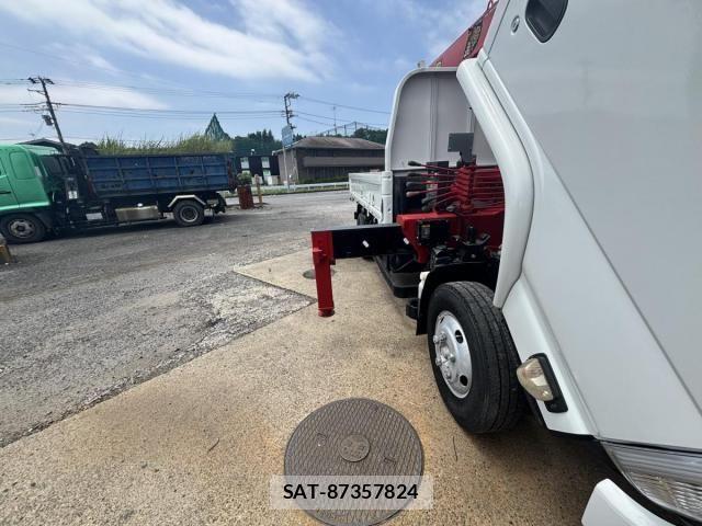Isuzu ELF TRUCK 2018-11 8207391-16