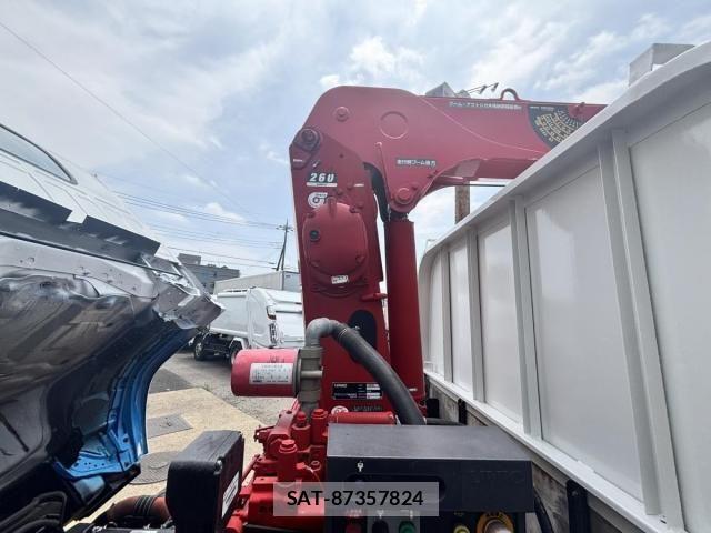 Isuzu ELF TRUCK 2018-11 8207391-24