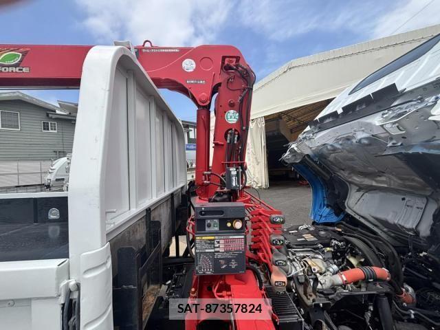 Isuzu ELF TRUCK 2018-11 8207391-26