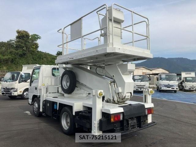 Isuzu ELF TRUCK 2008-06 8207402-1
