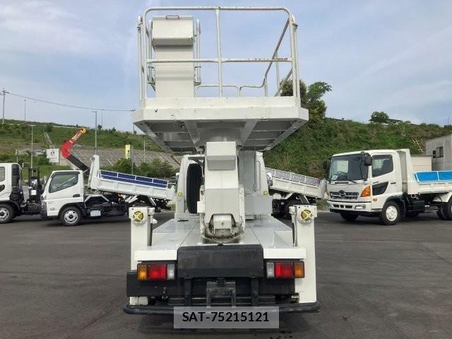 Isuzu ELF TRUCK 2008-06 8207402-7