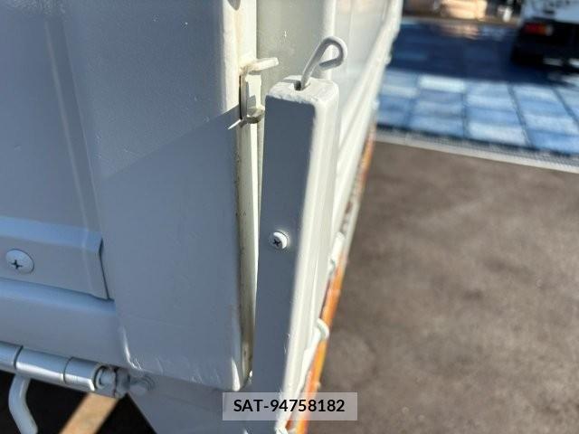 Isuzu ELF TRUCK 2020-11 8207389-19