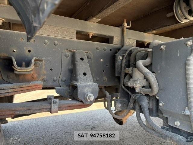 Isuzu ELF TRUCK 2020-11 8207389-23