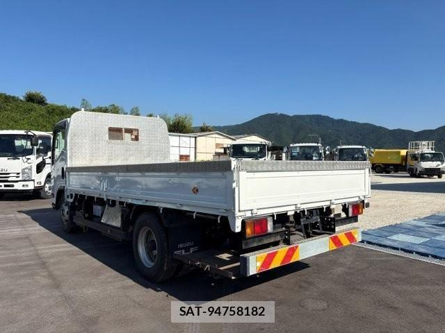 Isuzu ELF TRUCK 2020-11 8207389-2