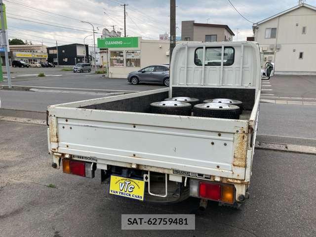 Isuzu ELF TRUCK 2004-05 8207397-11