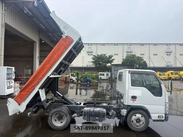 Isuzu ELF TRUCK 2017-09 8207392-9