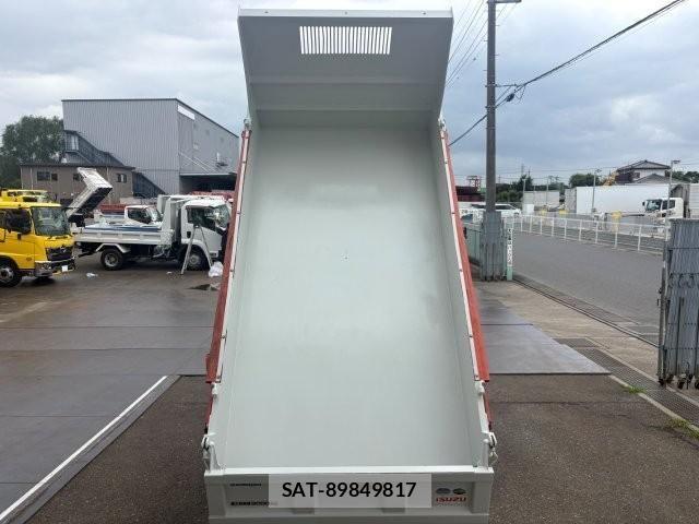 Isuzu ELF TRUCK 2017-09 8207392-10