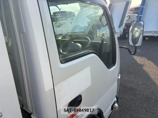 Isuzu ELF TRUCK 2017-09 8207392-12