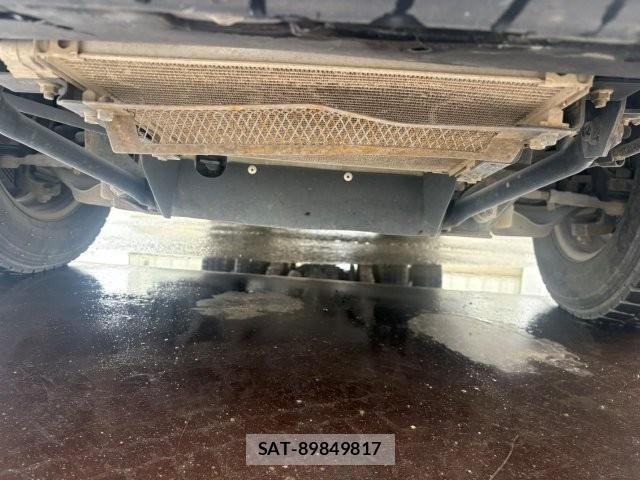 Isuzu ELF TRUCK 2017-09 8207392-17