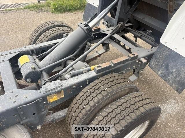 Isuzu ELF TRUCK 2017-09 8207392-24