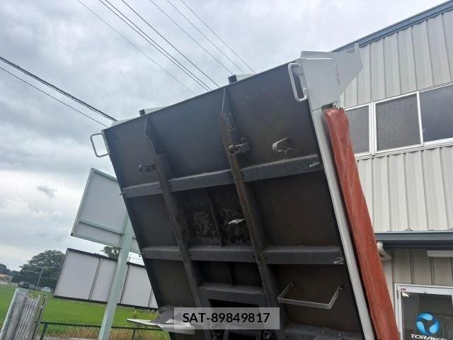 Isuzu ELF TRUCK 2017-09 8207392-26