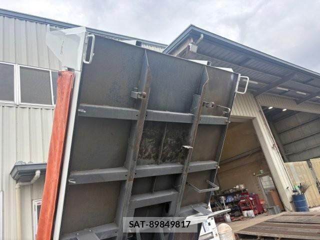 Isuzu ELF TRUCK 2017-09 8207392-27