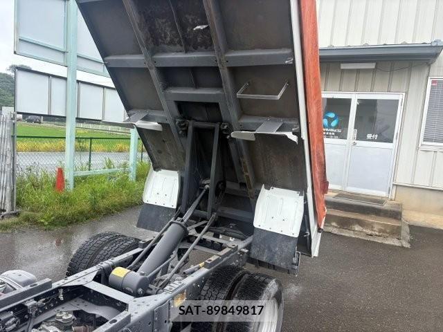 Isuzu ELF TRUCK 2017-09 8207392-28