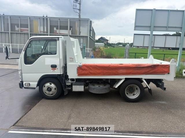 Isuzu ELF TRUCK 2017-09 8207392-4