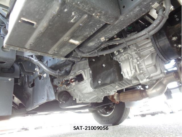 Isuzu ELF TRUCK 2020-05 8207390-12