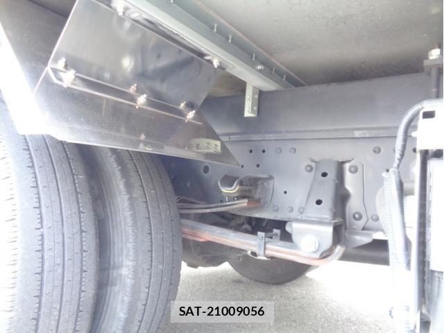 Isuzu ELF TRUCK 2020-05 8207390-14