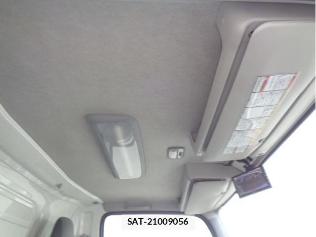 Isuzu ELF TRUCK 2020-05 8207390-26