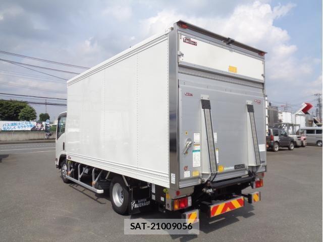 Isuzu ELF TRUCK 2020-05 8207390-3