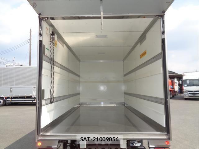 Isuzu ELF TRUCK 2020-05 8207390-4