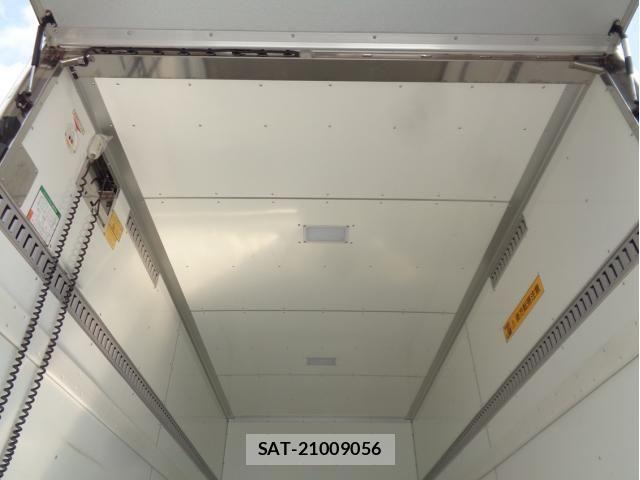 Isuzu ELF TRUCK 2020-05 8207390-5