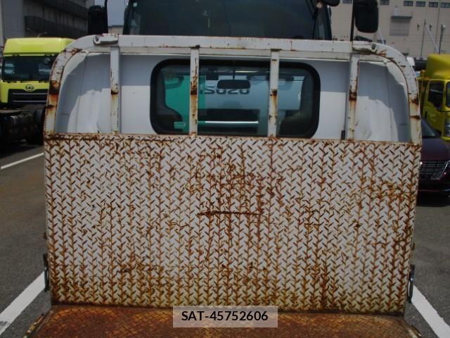 Isuzu ELF TRUCK 2012-09 8207400-12