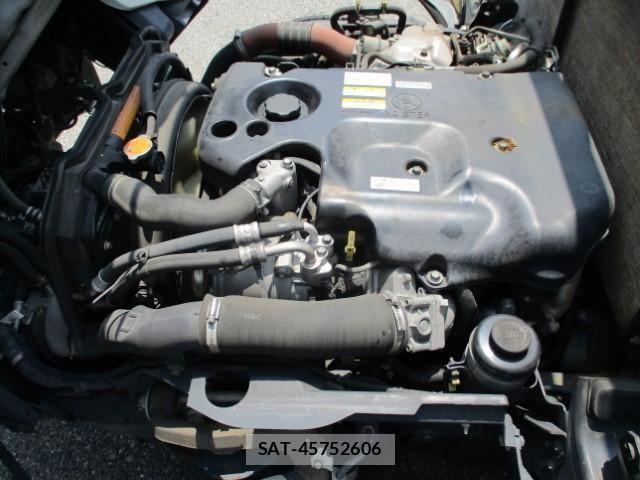 Isuzu ELF TRUCK 2012-09 8207400-18