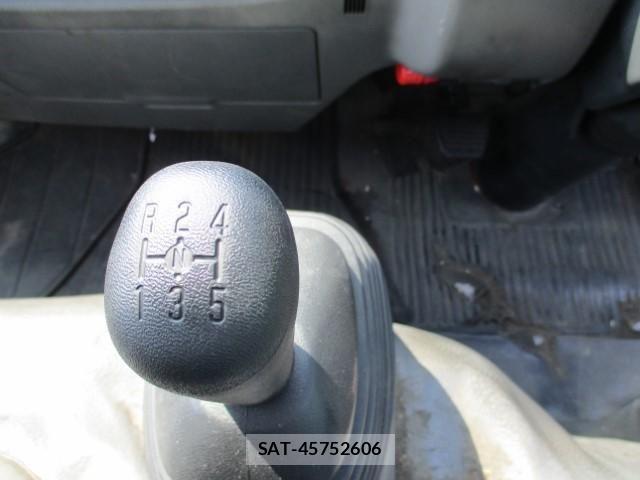 Isuzu ELF TRUCK 2012-09 8207400-26