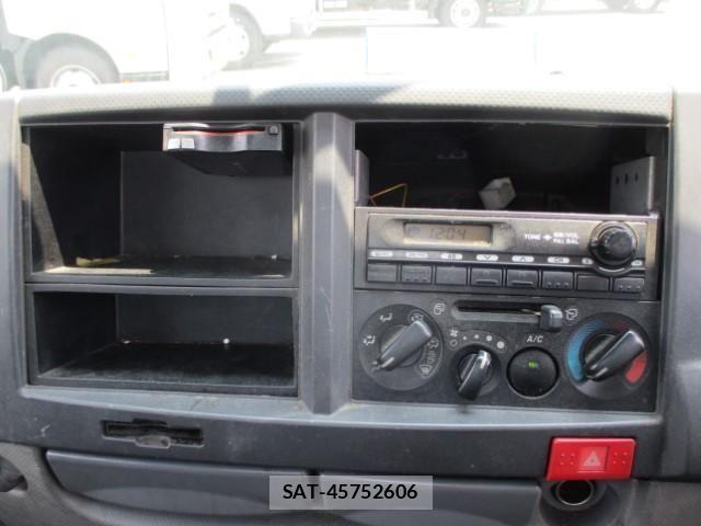 Isuzu ELF TRUCK 2012-09 8207400-28