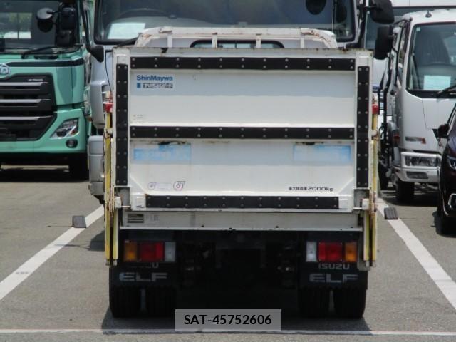 Isuzu ELF TRUCK 2012-09 8207400-5