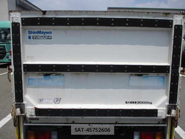 Isuzu ELF TRUCK 2012-09 8207400-7
