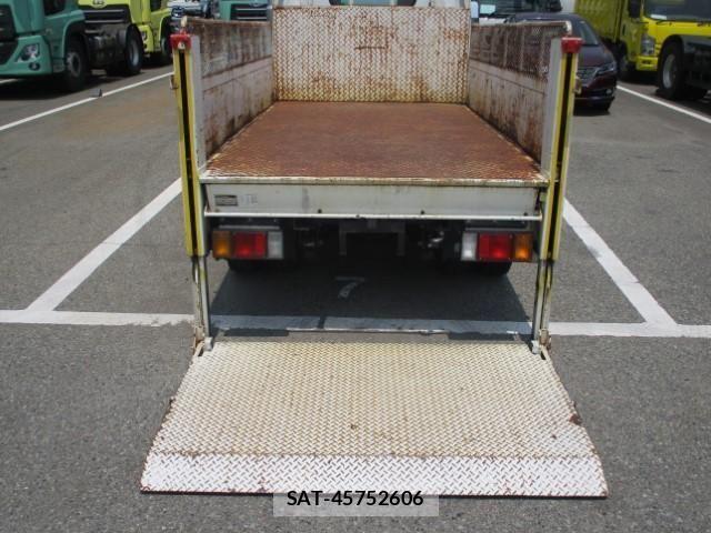 Isuzu ELF TRUCK 2012-09 8207400-8