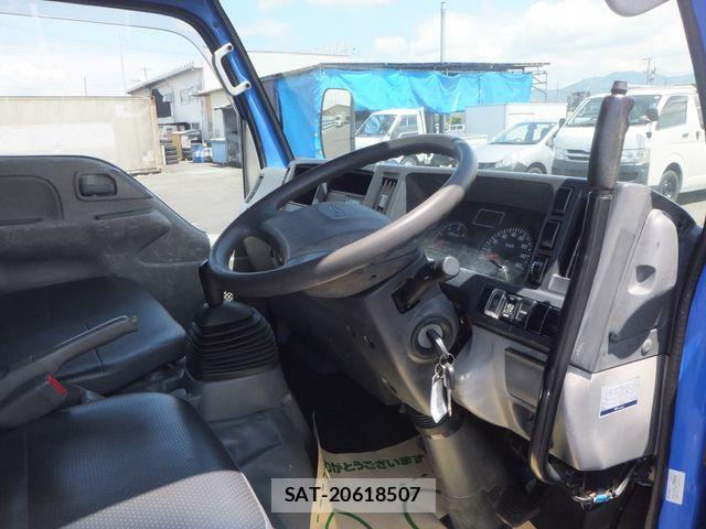 Isuzu ELF TRUCK 2015-03 8207393-10