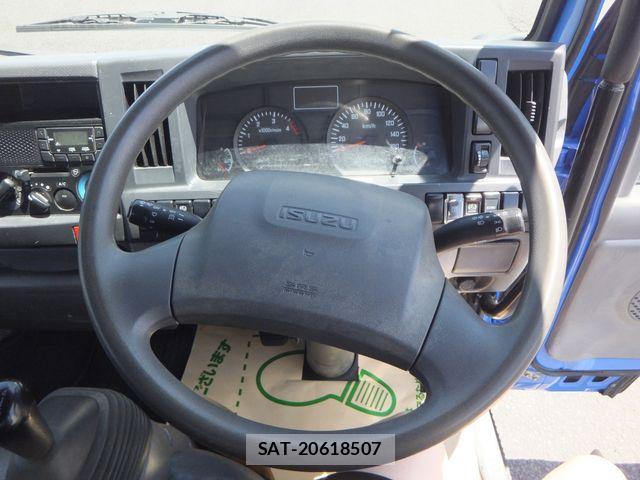 Isuzu ELF TRUCK 2015-03 8207393-15