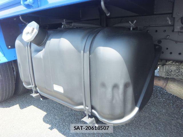 Isuzu ELF TRUCK 2015-03 8207393-23