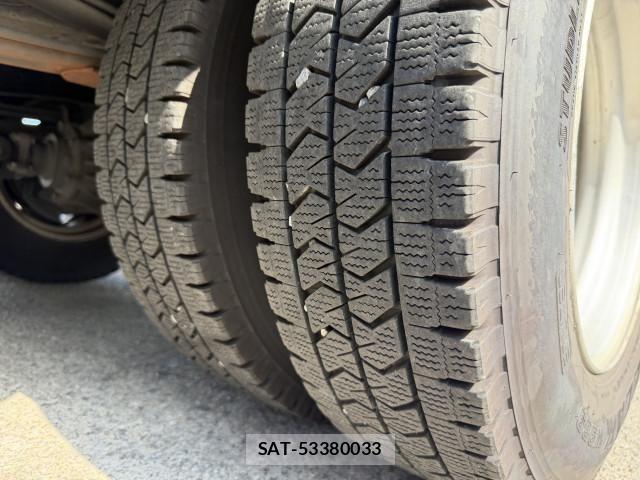 Isuzu ELF TRUCK 2020-06 8229837-22