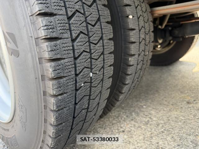 Isuzu ELF TRUCK 2020-06 8229837-24