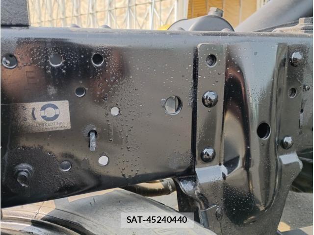 Isuzu ELF TRUCK 2017-09 8229811-20