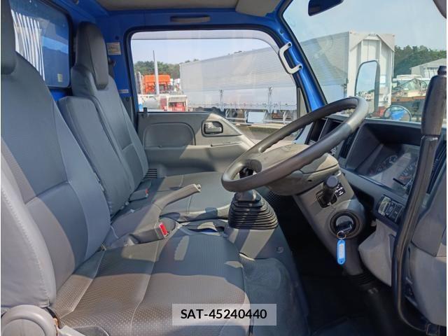 Isuzu ELF TRUCK 2017-09 8229811-21