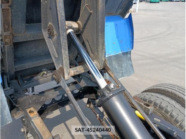 Isuzu ELF TRUCK 2017-09 8229811-8