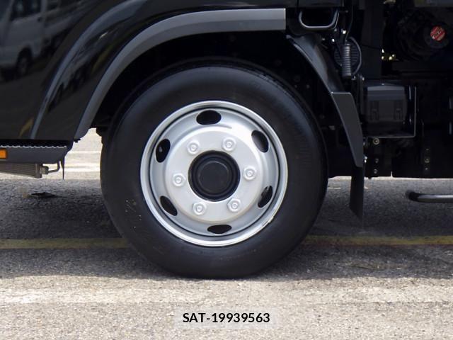 Isuzu ELF TRUCK 2024-04 8229765-22