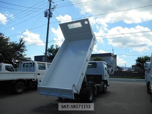 Isuzu ELF TRUCK 2006-01 8229835-9